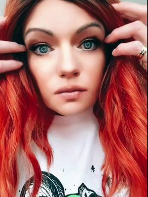 A post by @aniusiaja on TikTok caption: @Waldziu ☘️ co Ty jadłeś 🤣🤣#zkrainyczarów👸👑 #muppetyteam☘️ #porcelanowa👸👑 #kabaret 