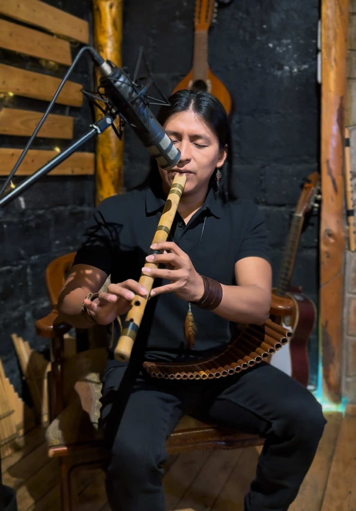 A post by @raimy_salazar_official on TikTok caption: The Rose - Panflute & Quenacho @Cabañas Balcón del Lago #LiveMusic #otavalo #ecuador #relax #soul #classic #flute #sad#CapCut 
