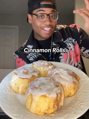 A post by @cookwithquise on TikTok caption: Cinnamon Rolls (Makes 4 Rolls) Macros: 275 Calories | 45.6g Carbs | 0.8g Fat | 20.6g Protein Ingredients: 240g Self Rising Flour 250g Plain Nonfat Greek Yogurt 1/2 Cup Fat Free Fairlife 1/2 Cup Confectioner Sweetener 1 Scoop CASEIN Protein Powder 3tbsp Brown Sweetener 3tbsp Suger Free Maple Syrup Cinnamon Instructions: In a large bowl add Flour, Protein Powder, & Yogurt. Kneed into a dough ball. Roll dough out into a large rectangle. Mix syrup and brown sweetener to make filling. Spread filling across dough. Roll dough and cut into 4 even rolls. Add to 8x8 baking dish. Add 1/4 cup milk around edges of rolls. Cover and bake at 350 for 30 minutes. In a small bowl mix confectioner sweeter and remaining milk to make glaze. Top baked rolls. Serve and Enjoy! #cinnamonroll #cinnamon #dessert #dessertideas #EasyRecipe #healthyrecipes #highprotein #highproteinrecipes #baking #bakingrecipe #quickrecipes #mealideas #mealprep #snack #Recipe #weightloss #fatloss 