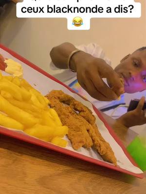 A post by @bifood1 on TikTok caption: Le meilleur du poulet crispy#bifood🇲🇱 #noviolence 