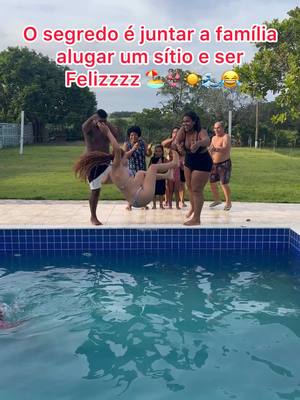 A post by @mcsilsiloficial on TikTok caption: Melhor terapia povo 😂😂🏆💕🌊✨🌴👏🏽