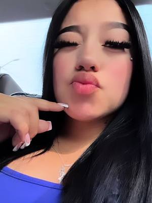 A post by @_nava_yrm on TikTok caption: #fridayrm #viral #parati #linda #virallllllllllllllllllllllllll #paratiiiiiiiiiiiiiiiiiiiiiiiiiiiiiii #extensionesdecabello Ig:_.00r.nava_ @Beauty_studio_vaal  Chequen la página hace unos trabajos muy bonitos 🩷