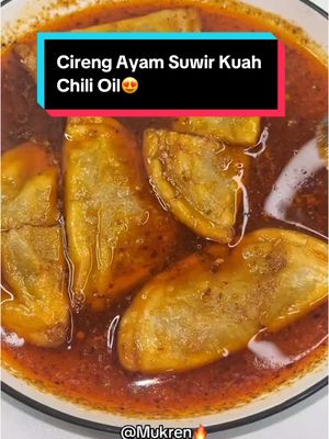 A post by @mukbang.rendom on TikTok caption: Bagian 2072 | Cireng Ayam Suwir Kuah Chil Oil 🔥😍#cirengayamsuwir #cirengkuahpedes #jajanantiktok #jajananviral #bikinngiler 