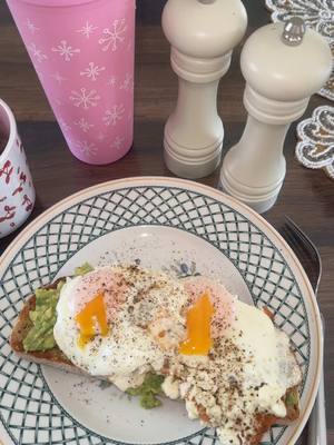 A post by @mrs_s_britton on TikTok caption: Feta eggs are a must 🍳🤤🤤#fypシ #foryou #foryoupagе #mrsbrittonskitchen 