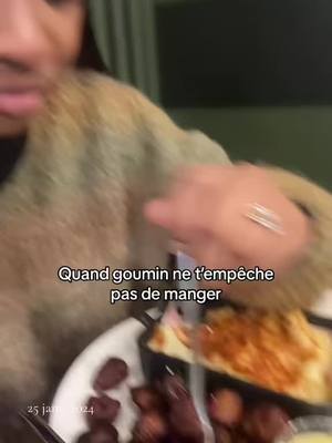 A post by @beautydje on TikTok caption: #cejour-là 1 an plus tard je prend toujours le même plat @PB Poulet Braisé 😂😂 #pourtoii 