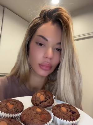 A post by @aureliaspano on TikTok caption: Healthy collagene muffins 