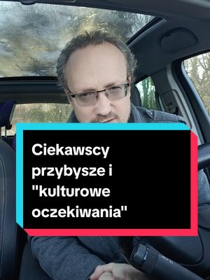 A post by @okiememigrantauk on TikTok caption: Funkcjonariusze policji pojawią się w pobliżu szkoły w Deanshanger do końca semestru, ale oficjalnie akcja ta nie jest "reakcją na zidentyfikowane ryzyko". #immigrant #england #ciekawostki #news 