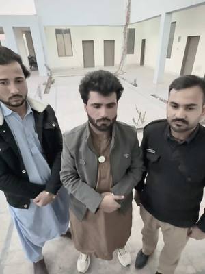 A post by @babache2025 on TikTok caption: to aapas mein baat karo na🤣😂 #foryou #foryoupage #babache #BabaChe_Abubakar #chebaba #funny #😆 #abubakar #بلوچستان #⭐️boy