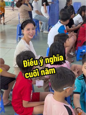 A post by @hannaholala on TikTok caption: Na biết hành động này không giúp thay đổi được cuộc đời của ai đó, nhưng Na vẫn muốn làm vì Na nghĩ các bé sẽ thấy ấm áp và được yêu thương. #hannaholala 