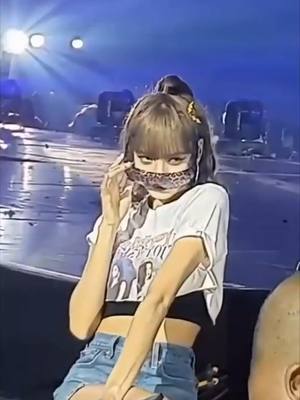 A post by @blacckpinnkk on TikTok caption: #ВэтотДень #blackpink #foryou #recommendations #lalisa #Lisa #lalisamanoban 