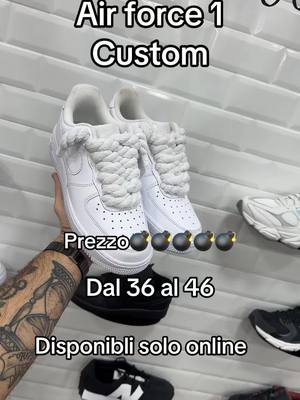 A post by @loryeale04 on TikTok caption: Nb le scarpe in video sono solo da esposizione