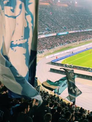 A post by @__forzanapoli1926_ on TikTok caption: SOLO GLI ULTRAS VINCONO SEMPRE 🇪🇪💣⚔️🥷 #fyp #curvab #napolijuve #ultras #neiperte #sologliultrasvinconosempre #semprepresenti #ovunquetuvada #perte #dipadreinfiglio #avantinapoli 