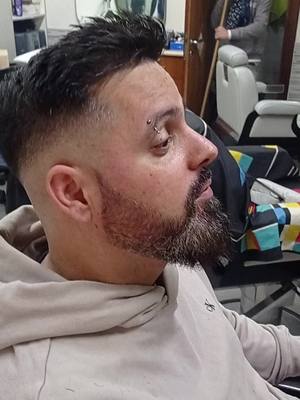 A post by @rudyleonart on TikTok caption: #I DI PAOLO#BARBIERE  #SALERNO #barbershop  #Barber #Salon # #Hairstil #professionalita  #perte #neiperte 