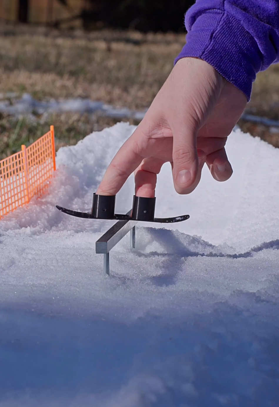 A post by @stonedboarder on TikTok caption: Finger snowboarding ❄️✌️ #fingerboard #fingerboards #snowboarding #miniatures #fingerboarder #snow #sk8 #techdeck #snowboard #lol #xgamesmode 