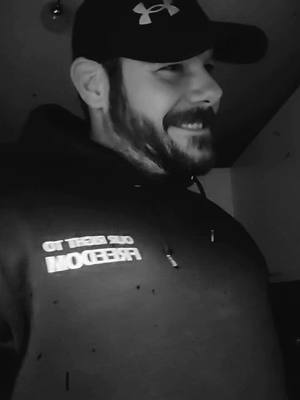 A post by @stefan0_italia on TikTok caption: ✨️ KEEP THE SPARK ALIVE ✨️ 😁 Keep Smiling And Good Vibes 😁 #lipsync #positive #foryoupage #foryou #fypシ゚ 