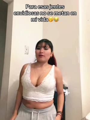 A post by @_enanita_5 on TikTok caption: Cuando andan pendiente de mi vida🫣😂#fypシ #solocontenido #para #jente #sap@S #🤣