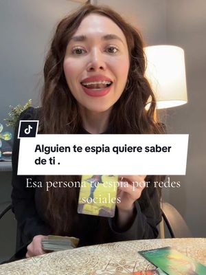 A post by @erikafongchina on TikTok caption: #tarot #tarotdoamor #tarotinteractivo #amoradistancia #amor #eua #mexico #españa #costarica #colombia 