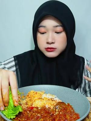 A post by @mukbang.rendom on TikTok caption: #inicia #mukbangeatingshow #asmrsounds 