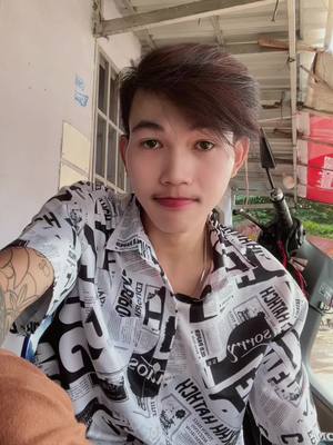 A post by @bro3heng2 on TikTok caption: #នាទីធ្លាក់like💔🙃 