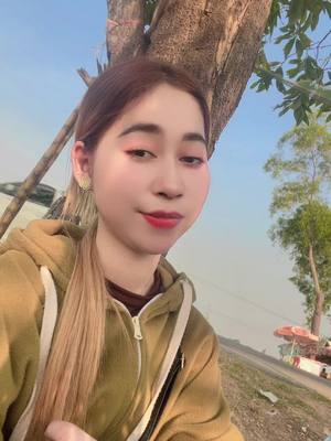 A post by @danin252 on TikTok caption: 2នាក់សង្សារ🤗😛