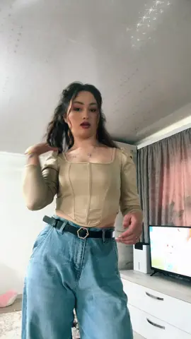 A post by @alina954w1 on TikTok caption: #🙃 