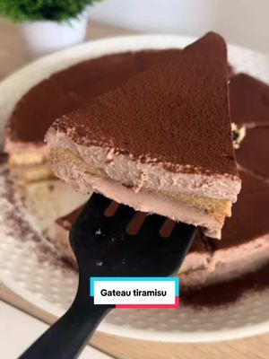 A post by @delice_0002 on TikTok caption: Ultra simple à réaliser ! #recettefacile #recette #recettesimple #recettefacileetrapide #recipes #recipesoftiktok #food #recipesforyou #tiktokfrance #france🇫🇷 #dessert #gateauchocolat #tiramisu 