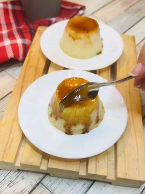 A post by @lasrecetasdemimadre on TikTok caption: Te has enterado de esto?🤯 ¡Guárdate la receta de este flan con 3 ingredientes y facilísimo! INGREDIENTES: (Salen 4 flanes) -1 Huevo -250ml Leche condensada  -1 Cda esencia de vainilla (opcional) -Caramelo o 4 Cdas azúcar y 2 Cdas agua para hacer el caramelo casero ⏰Al horno al baño María tapados a 180 grados unos 25/30 min y luego le quitaremos el papel de aluminio y los dejaremos 7/8 minutitos a 160 grados. 🥣Paso a paso en el vídeo