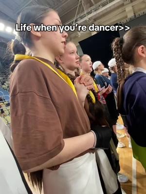 A post by @apollixw on TikTok caption: #dance #hiphop #танцы