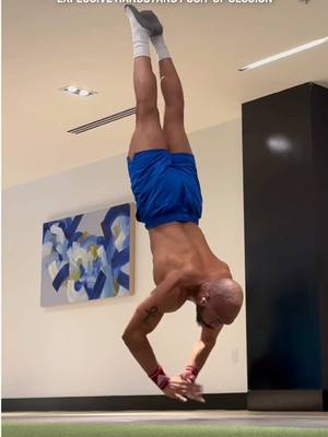 A post by @striqfit on TikTok caption: Explosive Handstand Push-Up Session! Should I make a tutorial? #calisthenics #STRIQfit #handstand 