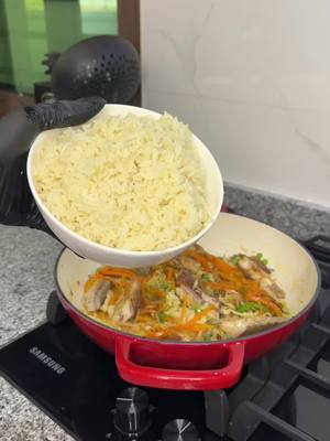 A post by @les_delices_de_mia on TikTok caption: Riz cantonais à l’ivoirienne 🙈😍🤤façon poisson APF et doux dans riz 👌