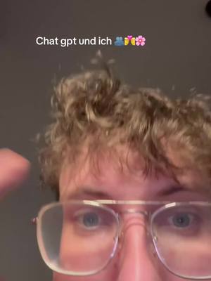 A post by @realrobyn on TikTok caption: Aber Minuspunkt ist ich muss ihm immer zuerst schreiben 🥲