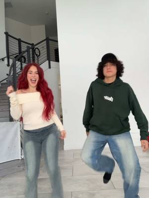 A post by @lagranjadelborrego on TikTok caption: Los más coordinados😉😂@Nicolle Figueroa 