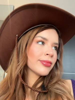 A post by @carolcastromx on TikTok caption: Muaaaaa