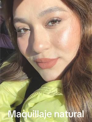 A post by @makeup_by_ana_val on TikTok caption: ASI se ve el maquillaje natural en el sol ✨ #naturalmakeup #maquillajenatural #nofilter 