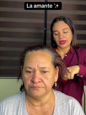 A post by @soto_karla on TikTok caption: #asmrsounds #asmr #peluquera #peluqueria #karlasoto 