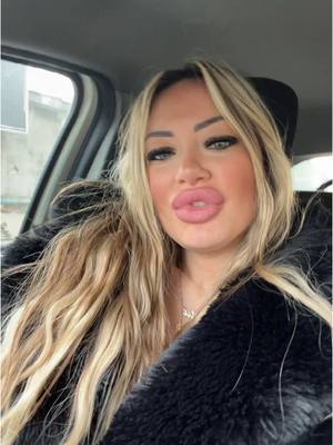 A post by @titta_selano on TikTok caption: Vuoi copiarmi ma non si può!!😅 @Fabiana Official 