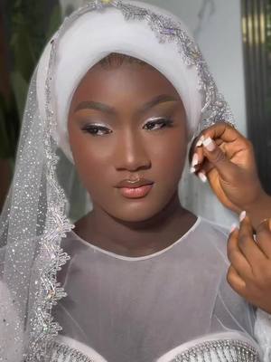 A post by @bintougold.c on TikTok caption: Religieux de notre chic Mariée ❤️🙏🏾@Mariama Sewo Barry @Cissé Mousso 🥙❤️👀 #makeupartist #pourtoi #debloquemesvue🥲🙏🏽republie 