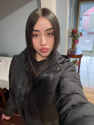 A post by @arii.bmtz on TikTok caption: #cascarita 