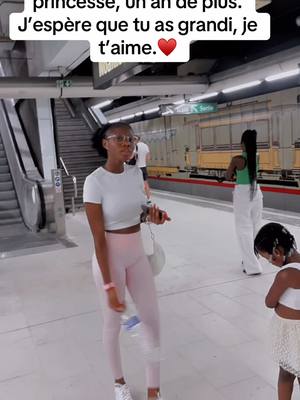 A post by @ibdiakite45 on TikTok caption: #guineenne224🇬🇳 #creatorsearchinsights #malitiktok🇲🇱 #je #@🦋bb kady🦋 @MaYa Camara🇬🇳🇫🇷🦋 @Faty💞Ma🧸 