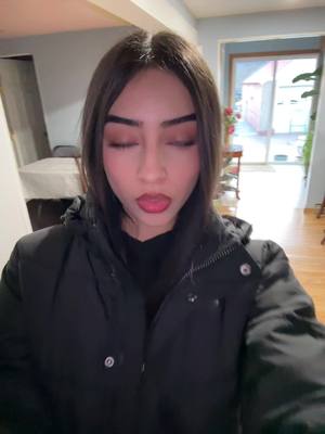 A post by @arii.bmtz on TikTok caption: #cascarita 