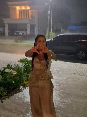 A post by @simoneses on TikTok caption: ME AMA OU ME LARGA Quinta-feira às 21h pra vocês! 💚