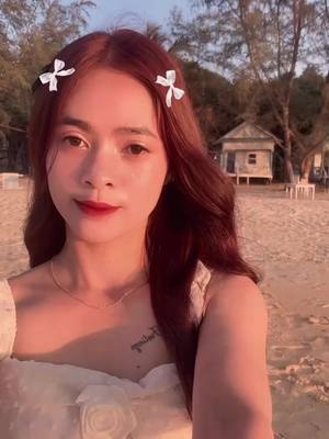 A post by @oundakmengslot on TikTok caption: 🌊🌞