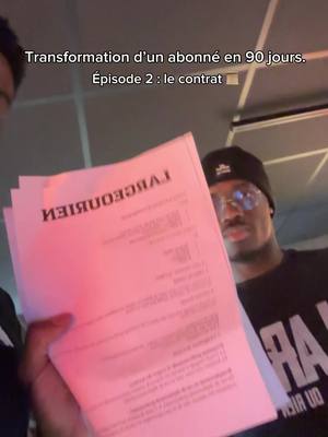 A post by @jimseuh on TikTok caption: ÉPISODE 2 : Le contrat LARGE 🦍📜 l  5 min de pompe par minute de retard, c’est comme ça que j’éduque mes élèves pour qu’ils n’arrivent plus en retard 🦍🏴😈 @L’ARTiste ça va tsoi ? #LaRouteDuLarge #Reçois #Transformation 