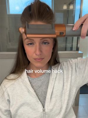 A post by @moniquemrapier on TikTok caption: the best hair tip to get insane VOLUME back into your hair in seconds 🫡 #hairtok #hairtutorial #hairhack #hairtips 