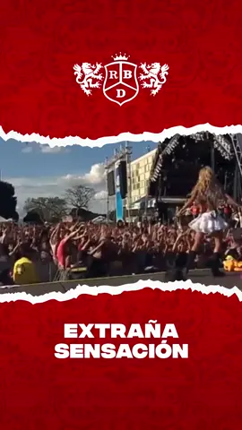 A post by @rbd_oficialmusica on TikTok caption: No dejemos olvidar esta joyita de #RBD 🎶👌😍