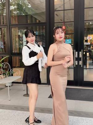 A post by @yunn1k998 on TikTok caption: ခင်တာကြာပီဖြစ်တဲ့ မမနဲ့ ❤️ @LillyDiamond&JewelleryHouseMDY #fyp #foryou #foryoupage #tiktokmyanmar #trendingtoday 