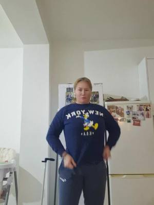 A post by @ionela.bln_33 on TikTok caption: #viral #foryou #dance 