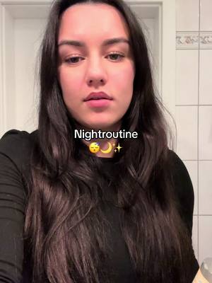 A post by @elisdreamhome on TikTok caption: Jz mal im Ernst wieso brechen mir meine Haare so schnell ab 🥲 #abendroutine #nightroutine #nightroutineskincare #haare #skincare #lockenohnehitze 