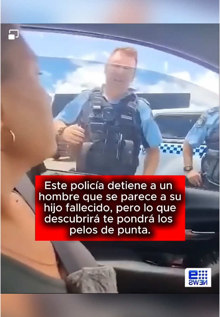 A post by @historiasraras00 on TikTok caption: Este policía detiene a un hombre que se parece a su hijo fallecido, pero lo que descubrirá te pondrá los pelos de punta. #usa #us #learnontiktok #truestory 