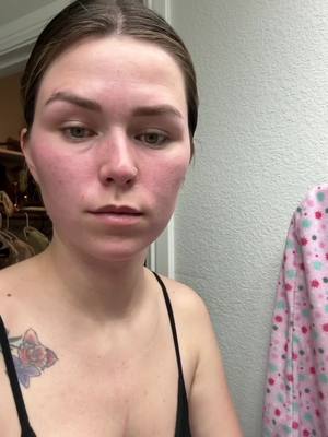 A post by @breemodee66 on TikTok caption: Your going to get a lot of weird faces in this one 🤭 diy eyelash extensions #Splice #eyelashextensions 